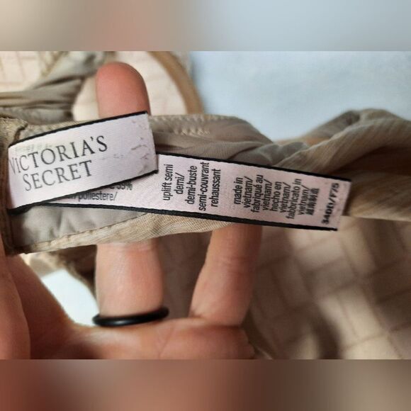 Victorias Secret Uplift Semi Demi 34DD Beige - Picture 3 of 3